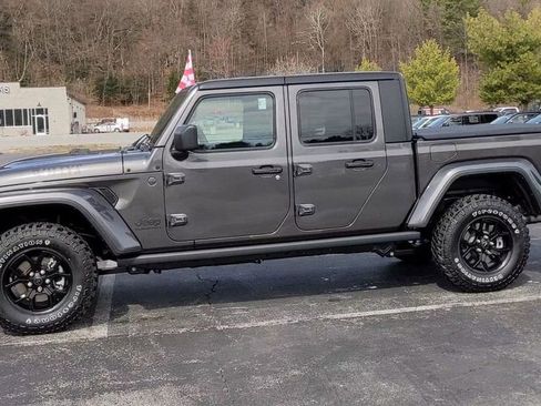 New 2025 Jeep Gladiator Willys image 6