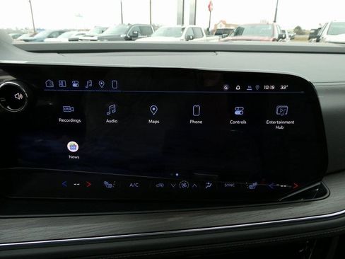 New 2026 Chevrolet Suburban Z71 w/ Z71 Off-Road Package image 32