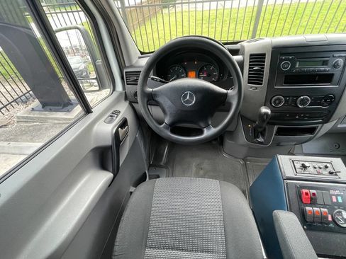 Used 2012 Mercedes-Benz Sprinter 2500 image 23
