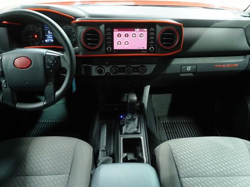 Used 2020 Toyota Tacoma SR AWD/4WD image 16