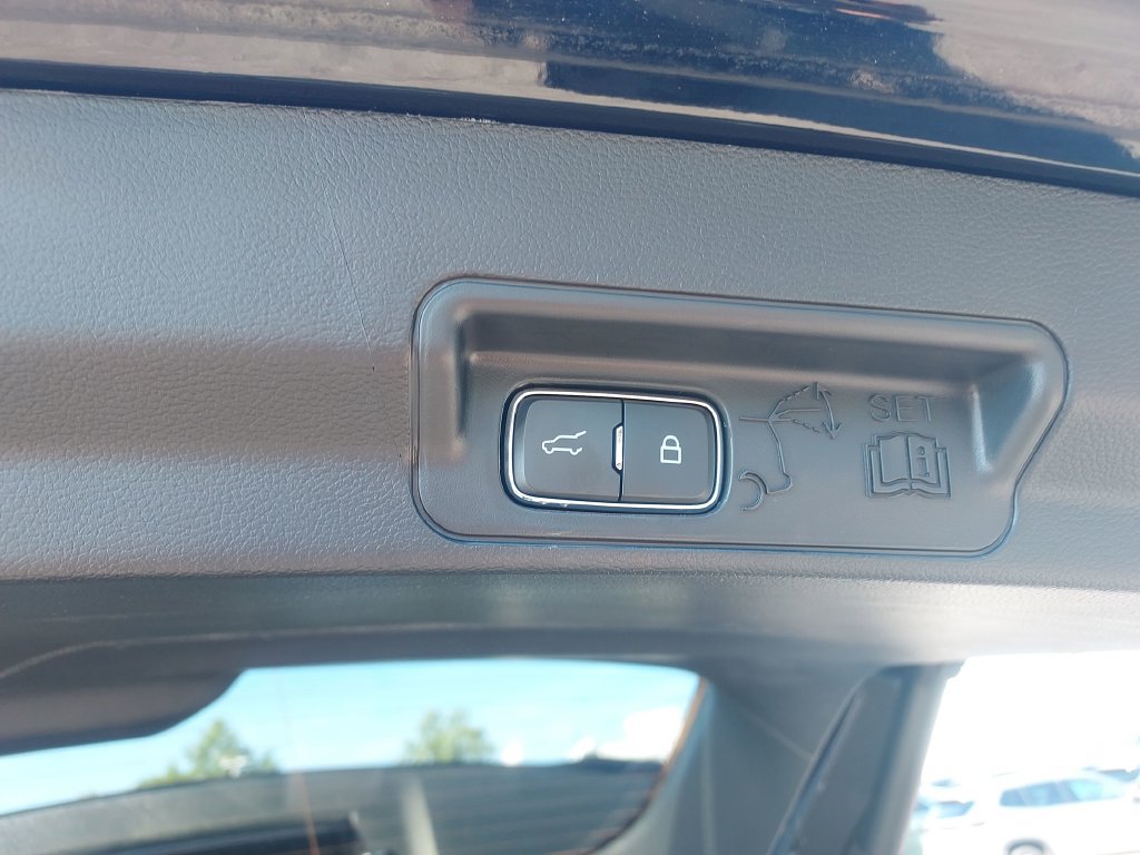 Used 2024 Ford Explorer XLT w/ Equipment Group 202A AWD/4WD image 36