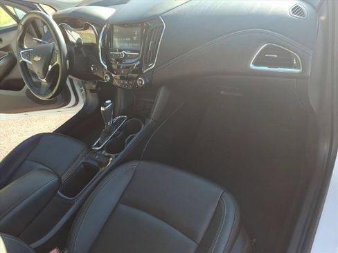 Used 2017 Chevrolet Cruze Premier FWD image 15