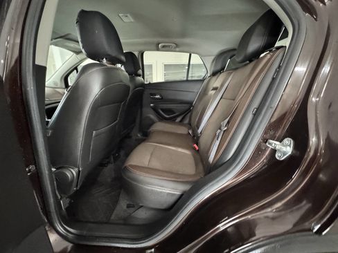 Used 2016 Chevrolet Trax LT w/ LT Convenience Package image 18