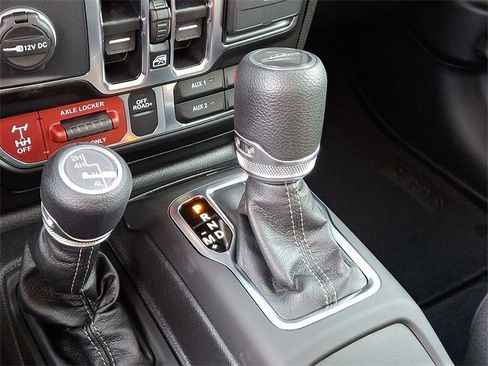 New 2025 Jeep Gladiator Mojave w/ Convenience Group image 6