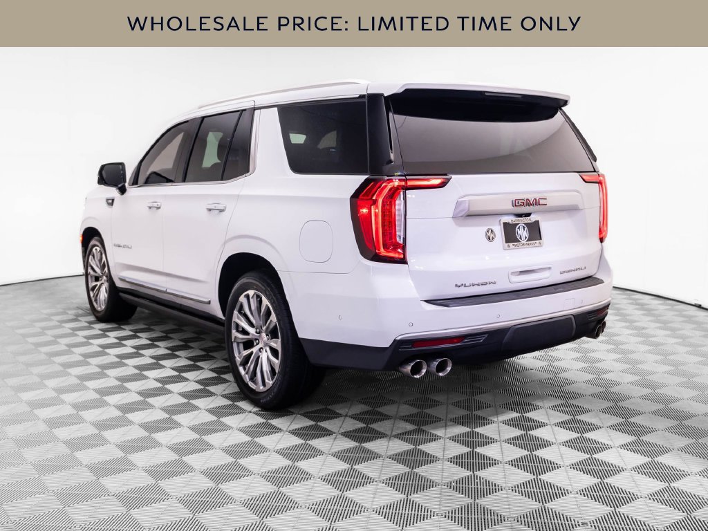 Used 2024 GMC Yukon Denali w/ Denali Reserve Package AWD/4WD image 3