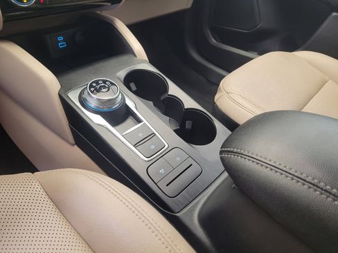 Used 2022 Ford Escape SEL image 26