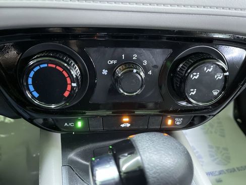 Used 2022 Honda HR-V LX image 23