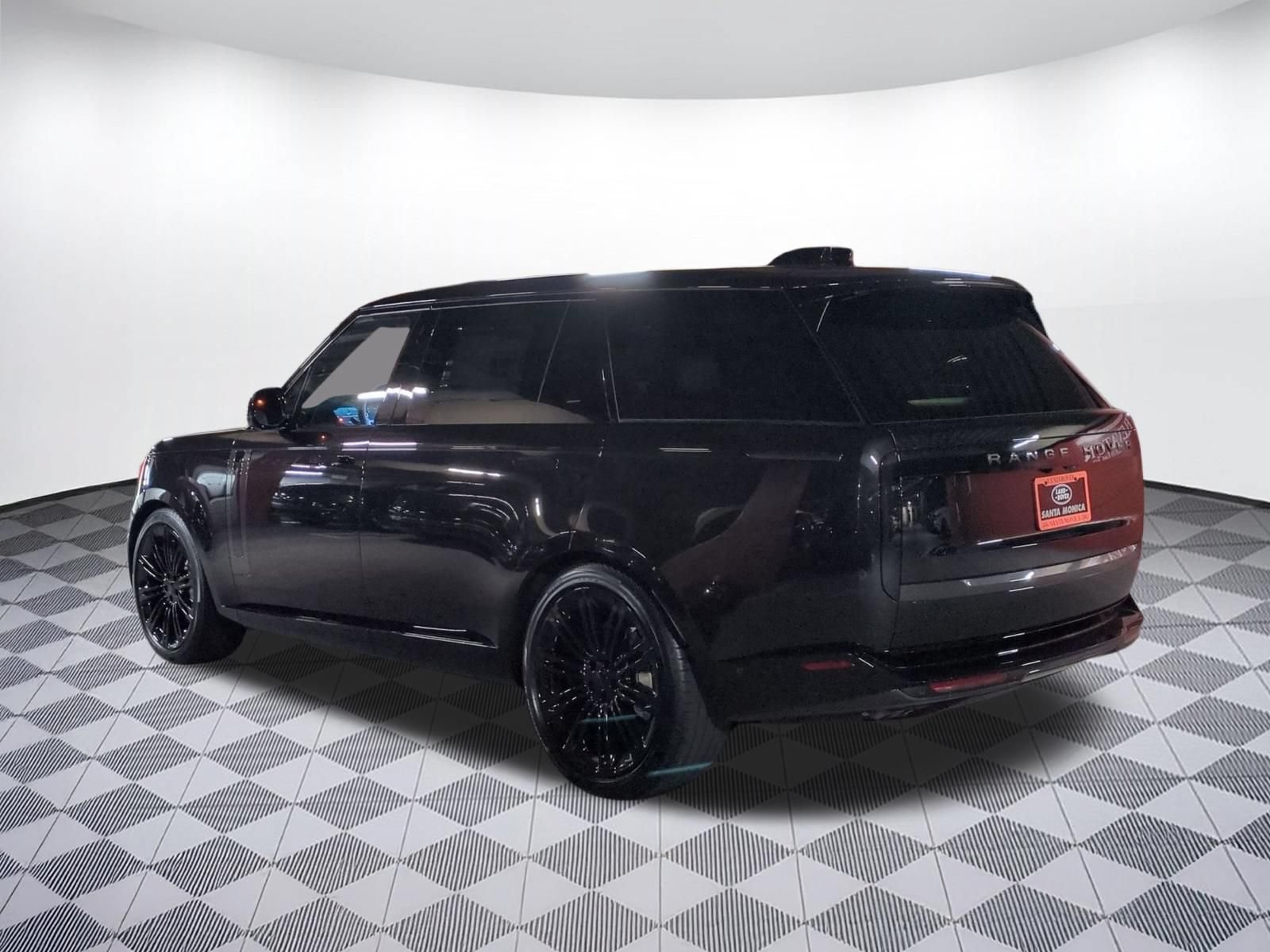 New 2026 Land Rover Range Rover Long Wheelbase SE AWD/4WD image 3