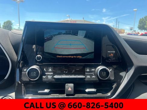 Used 2025 Toyota Highlander XSE AWD/4WD image 18