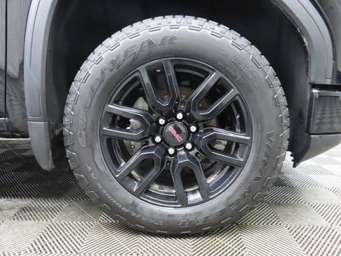 Used 2025 GMC Sierra 1500 Elevation AWD/4WD image 9