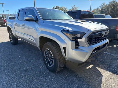 Used 2024 Toyota Tacoma TRD Sport image 2