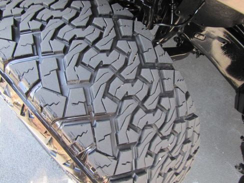 Used 2016 Toyota Tundra SR5 w/ SR5 Upgrade Package image 37