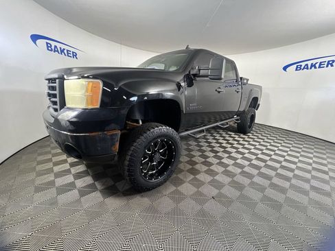 Used 2009 GMC Sierra 2500 SLE w/ Suspension Package, Off-Road AWD/4WD image 1