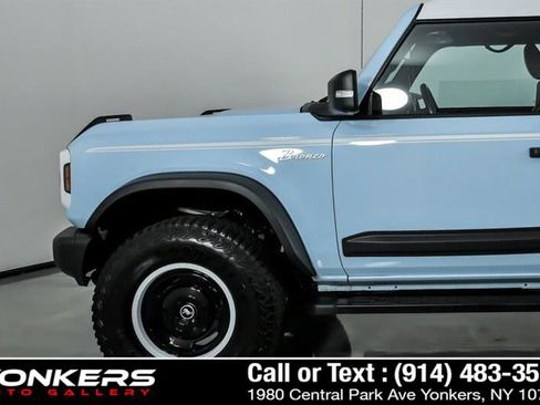 Used 2023 Ford Bronco Heritage Edition AWD/4WD image 2