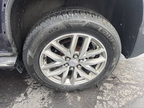 Used 2018 GMC Acadia SLE FWD image 35