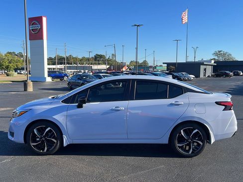 New 2025 Nissan Versa SR w/ Trunk Package image 8
