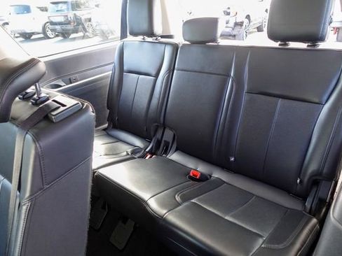 Used 2024 Ford Expedition Max XLT image 24