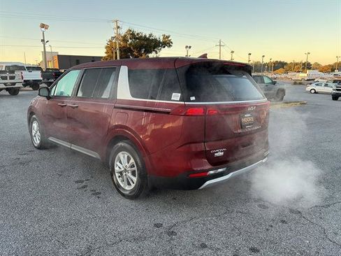 Used 2023 Kia Carnival LX image 5