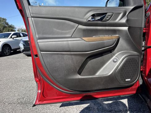 Used 2023 GMC Acadia SLE w/ Driver Convenience Package image 15