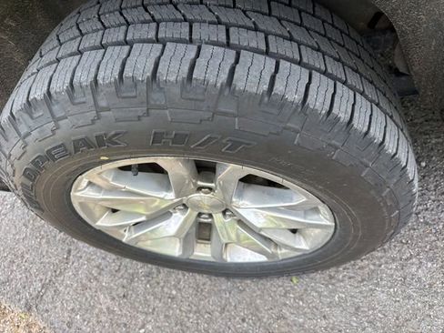 Used 2019 Chevrolet Suburban LT image 10