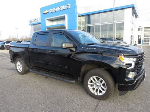 Used 2022 Chevrolet Silverado 1500 RST w/ Convenience Package II image 4