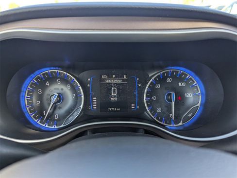 Used 2023 Chrysler Voyager LX image 31