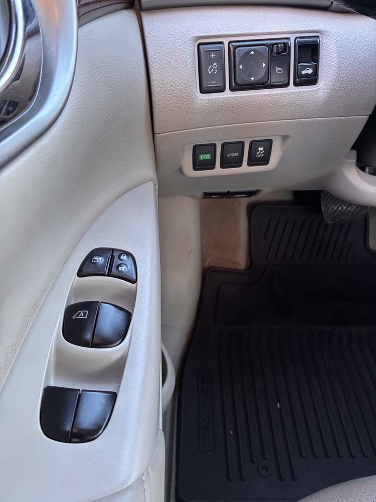 Used 2013 Nissan Sentra SL w/ Leather Pkg FWD image 28