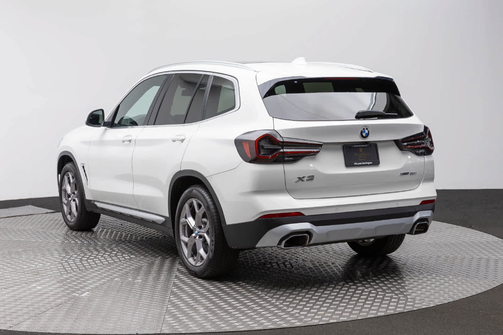 Used 2022 BMW X3 xDrive30i w/ Premium Package AWD/4WD image 4