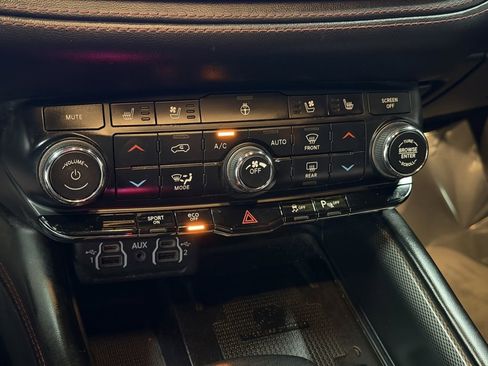 Used 2021 Dodge Durango R/T w/ Blacktop Package image 18