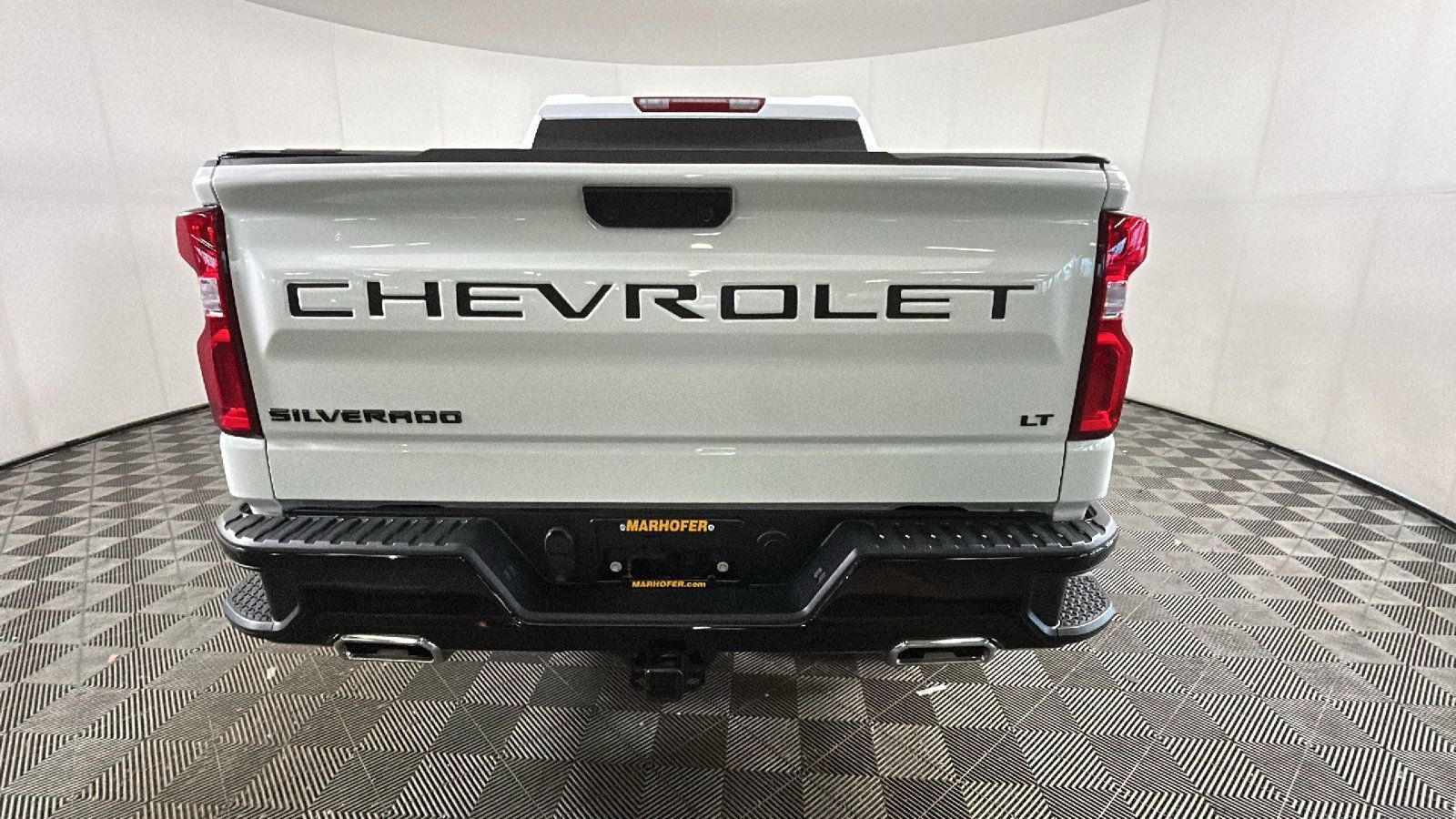 Used 2026 Chevrolet Silverado 1500 LT Trail Boss w/ LPO, Dark Essentials Package AWD/4WD image 4