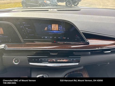 Used 2023 Cadillac Escalade Premium Luxury image 14