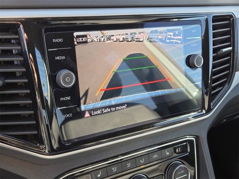 Used 2023 Volkswagen Atlas SE w/ Black Wheel Package image 18