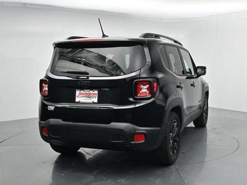 Used 2017 Jeep Renegade Altitude FWD image 6