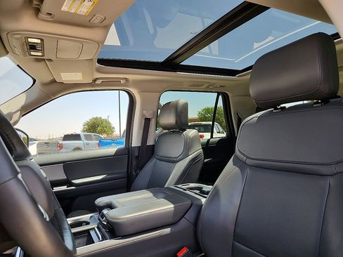 Used 2025 Ford Expedition Max Active AWD/4WD image 12