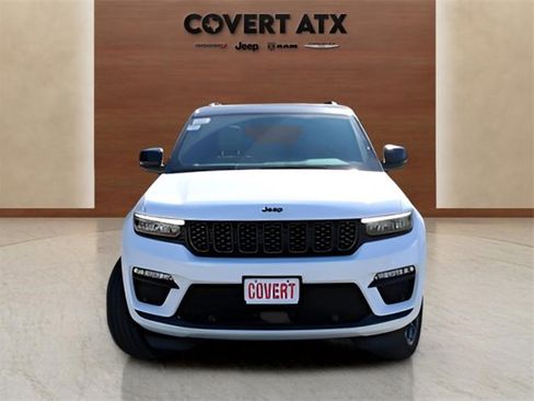 New 2025 Jeep Grand Cherokee Summit image 8