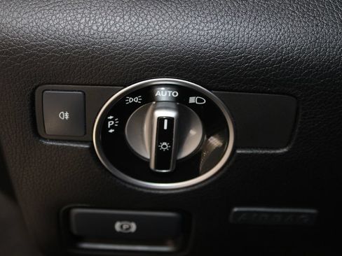 Used 2012 Mercedes-Benz SLK 350 image 40