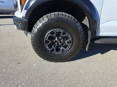 Used 2025 Ford F150 Raptor image 9