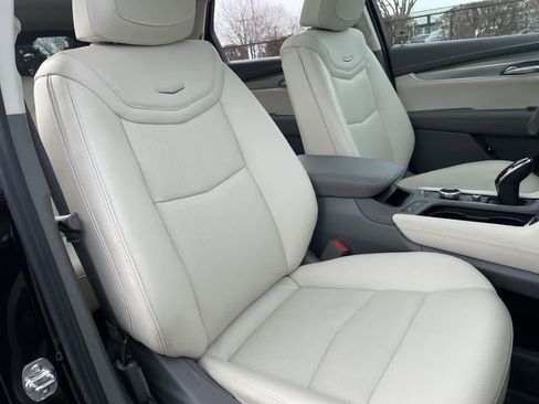 Certified 2025 Cadillac XT5 Premium Luxury w/ LPO, Floor Liner Package image 14