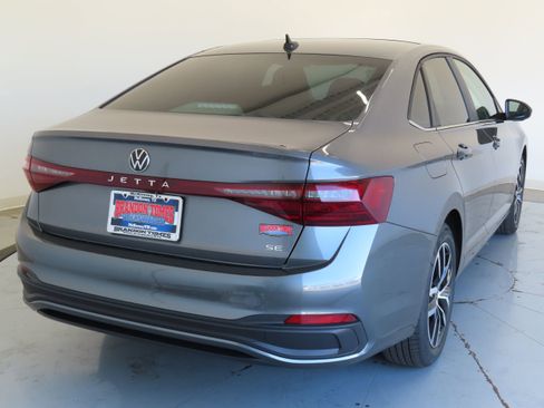 New 2026 Volkswagen Jetta SE image 4