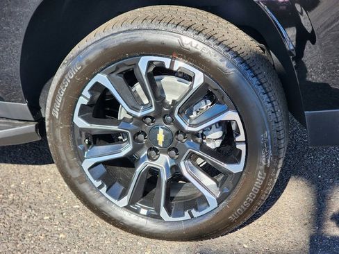 New 2026 Chevrolet Suburban Premier w/ Sun And Tow Package image 4