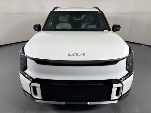 Used 2024 Kia EV9 GT-Line AWD/4WD image 3