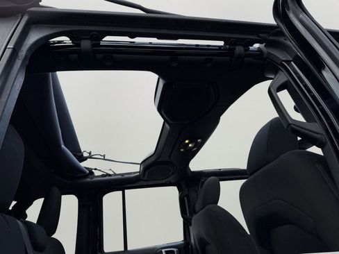 Used 2019 Jeep Wrangler Unlimited Sport AWD/4WD image 8