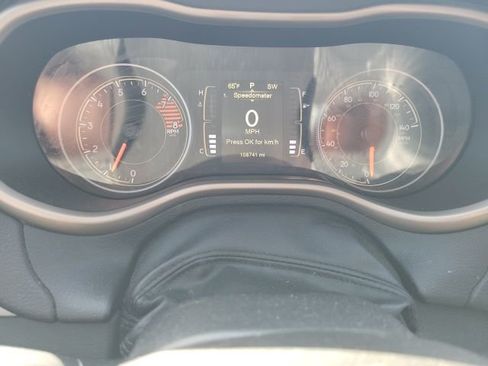 Used 2016 Jeep Cherokee Latitude w/ Cold Weather Group image 35