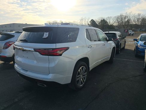 Used 2023 Chevrolet Traverse High Country image 2