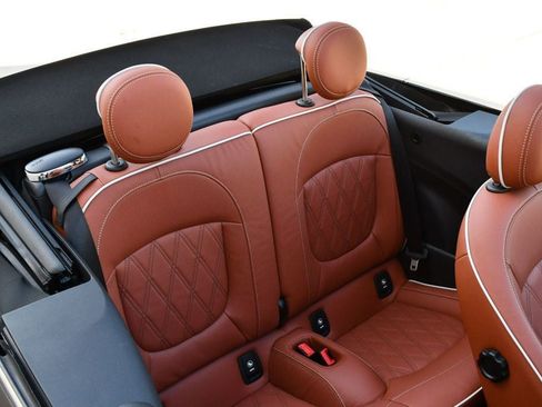 Used 2024 MINI Cooper S w/ Signature Upholstery Package FWD image 17