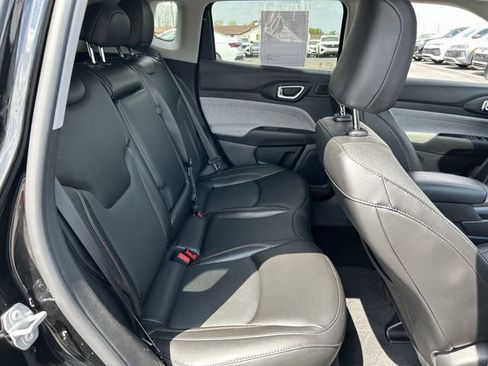 Used 2022 Jeep Compass Latitude w/ Sun and Sound Group AWD/4WD image 25