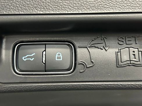 New 2026 Ford Explorer Active w/ Active Comfort Package image 32