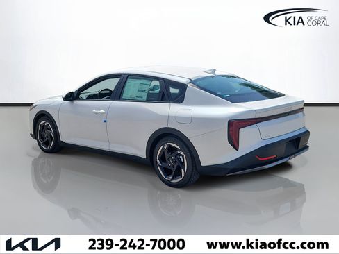 New 2026 Kia K4 EX FWD image 4