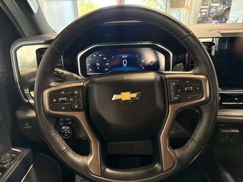 Used 2023 Chevrolet Silverado 1500 High Country w/ Z71 Off-Road Package AWD/4WD image 19