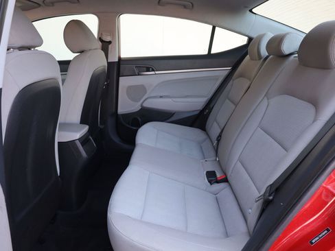 Used 2017 Hyundai Elantra SE FWD image 19